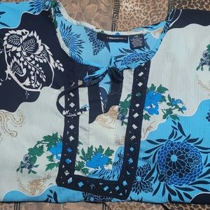 Vintage Denim 24/7 Paradise Blue print. 3/4 sleeves. Size 24 W